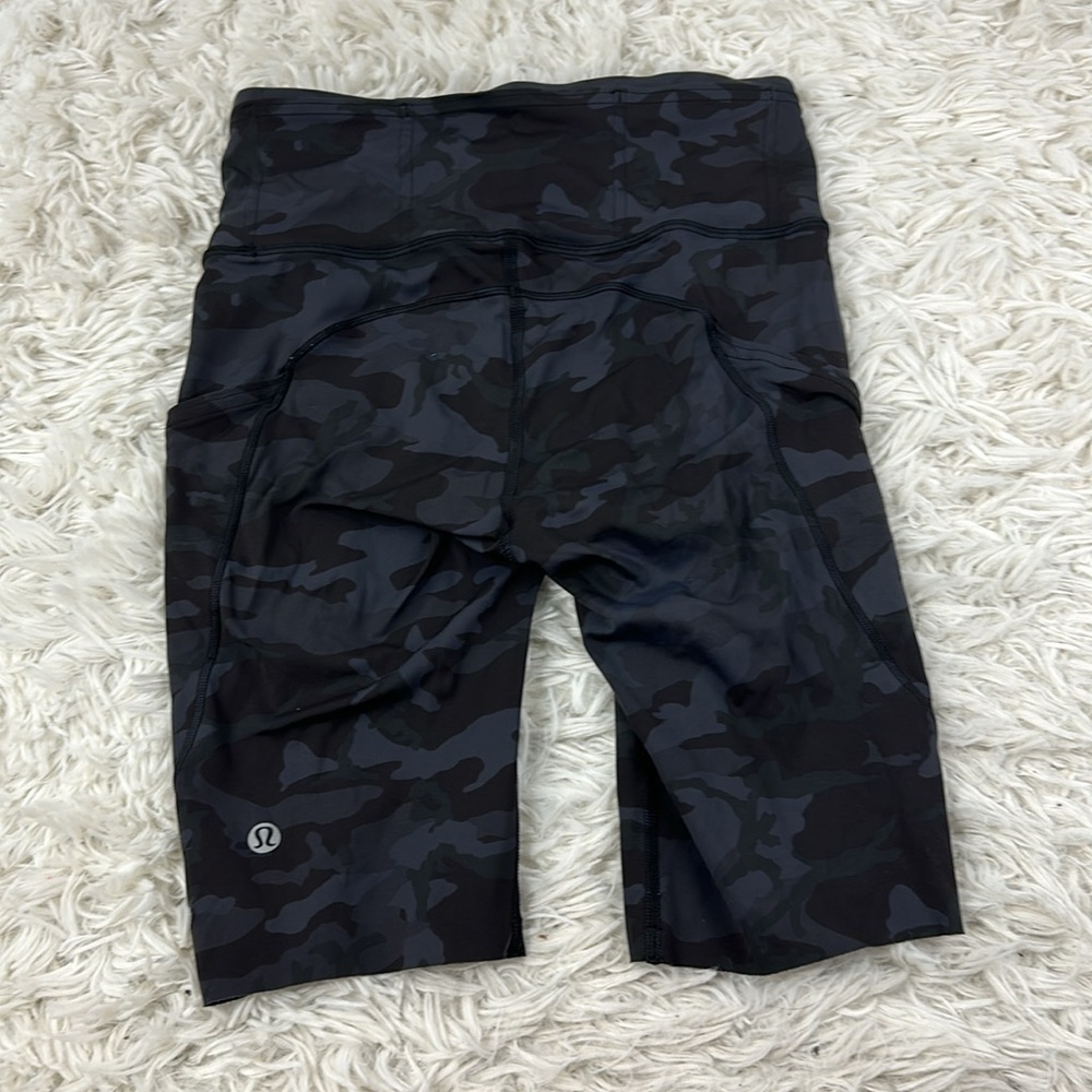 Lululemon Fast and Free Short 10" Incognito Camo Multi Grey - Picture 4 of 5